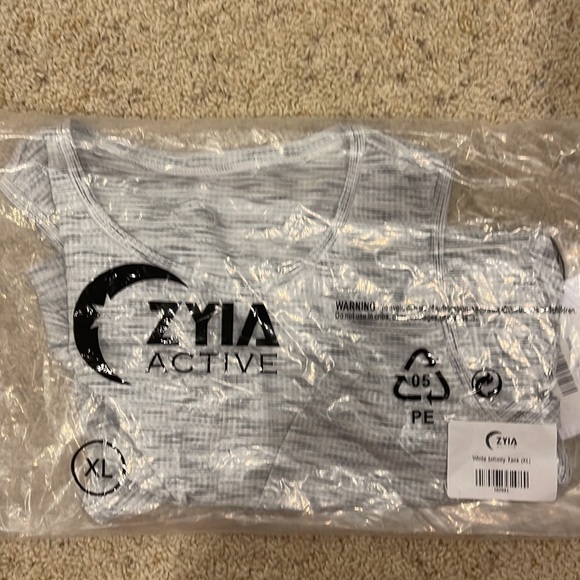 (NWT) Zyia Women’s White Infinity Tank, XL - Picture 5 of 7